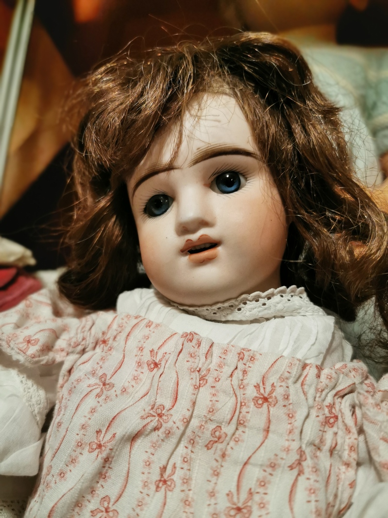 Poupée , Bébé Caractère, Tête Porcelaine Simon Et Halbi